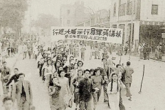 望风的下士普利查德逃回兵营