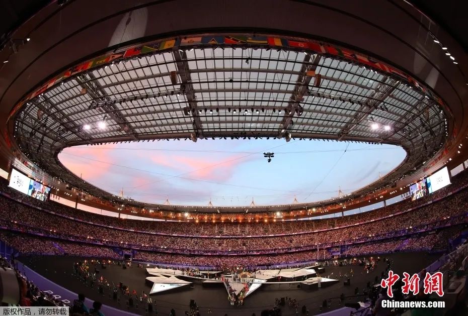 巴黎奥运会闭幕式上，孙颖莎身披亚洲代表光环