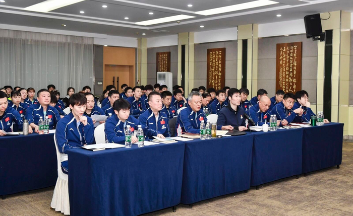 国乒封闭集训备战伦敦世乒赛 教练组首次完整亮