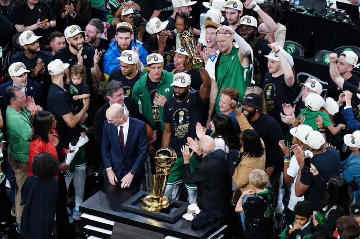 塔图姆复出后布朗统治力凸显 凯尔特人双探花竞