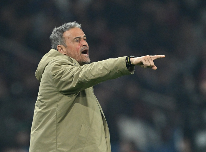 巴黎圣日耳曼遭朗斯拒绝延期赛引争议