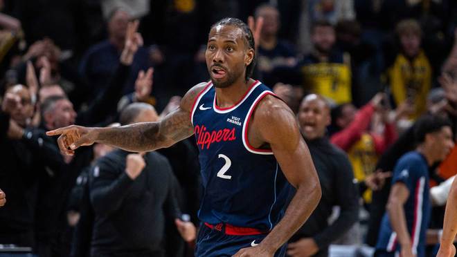 伦纳德关键时刻抉择：传球与投篮的博弈