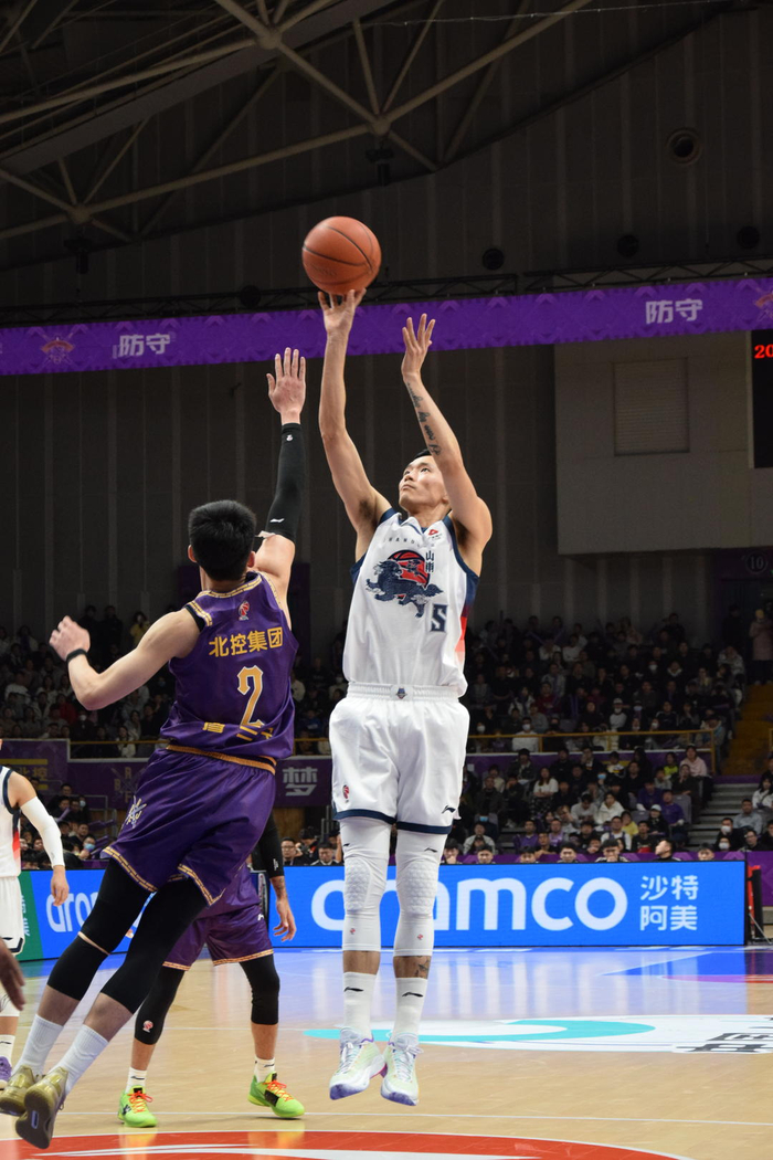 山东男篮迎战福建关键战 陈林坚重返旧地凯撒再