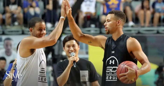 库里兄弟NBA赛场重逢 20年隔阂终化解