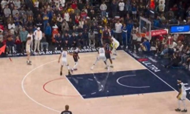 勇士客场逆转快船，库里带伤轰35分引领翻盘