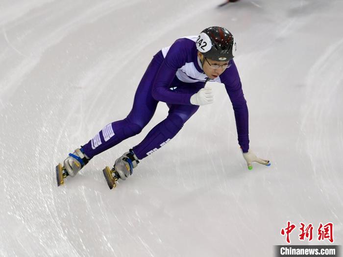 长春开幕的吉林省青少年短道速滑锦标赛：253名